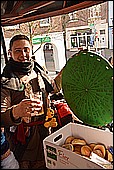 100.jpg